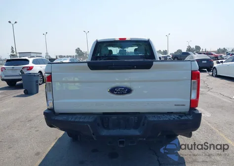 2017 Ford F250 Super Duty z USA, uszkodzony, nr VIN 1FT7X2A64HEC48341